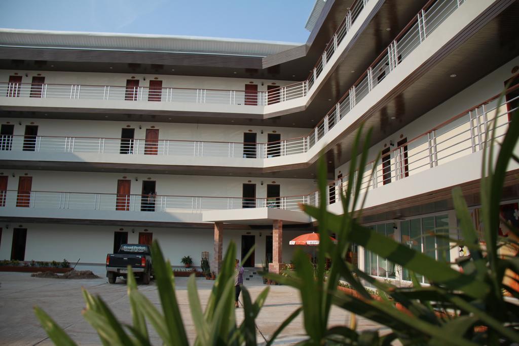 Grand Perfect Apartment Udon Thani Exteriör bild
