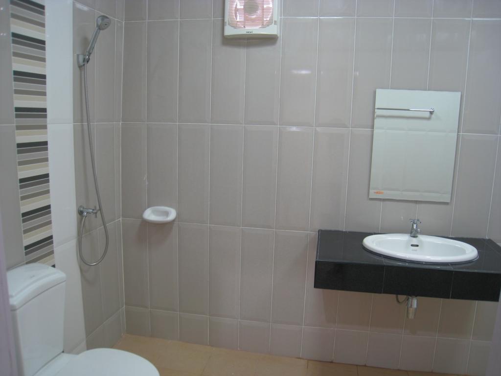Grand Perfect Apartment Udon Thani Rum bild